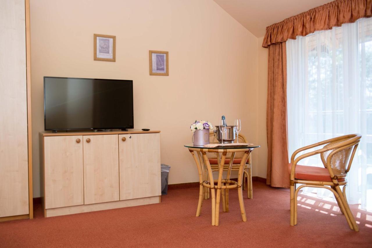Martfu Hotel Thermal Spa Экстерьер фото